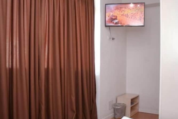 Room 3 of 58