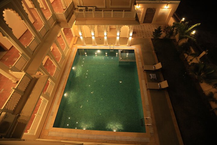 Pool 25 of 40