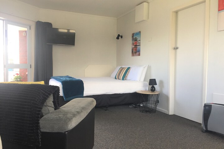 Room 17 of 28