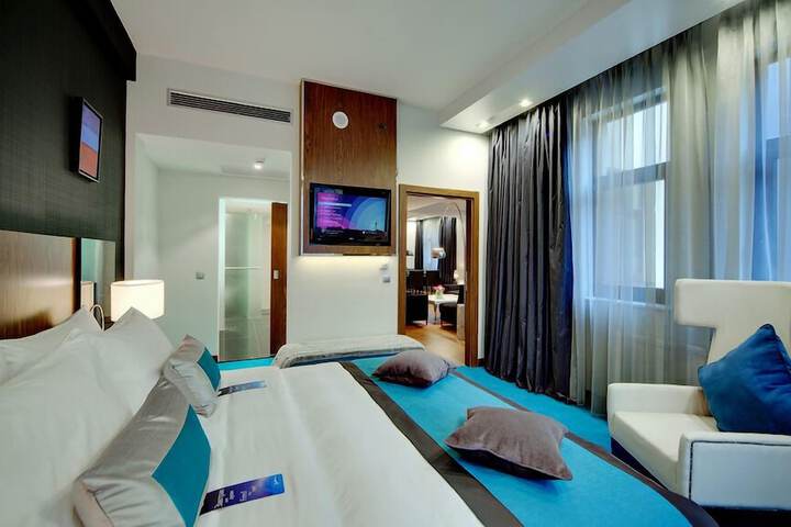 Room 21 of 186
