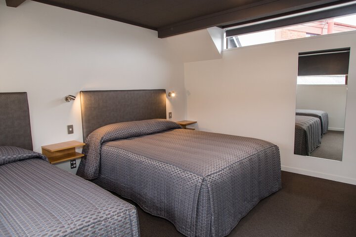 Room 5 of 37