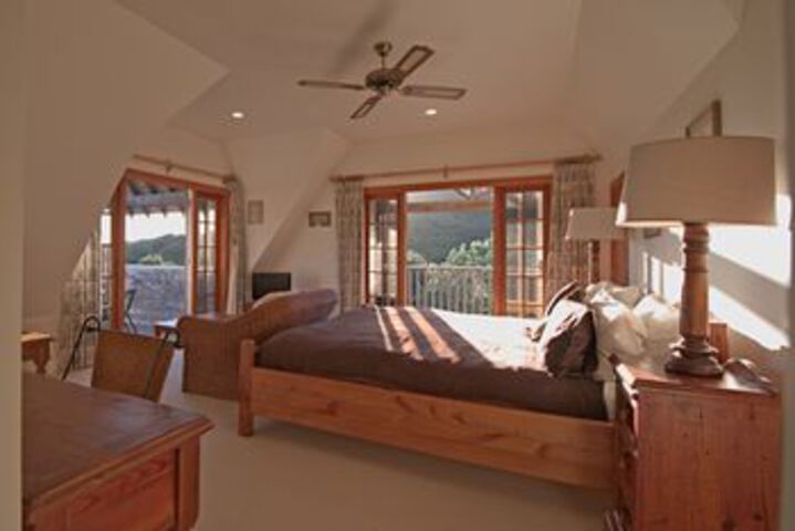 Room 7 of 14
