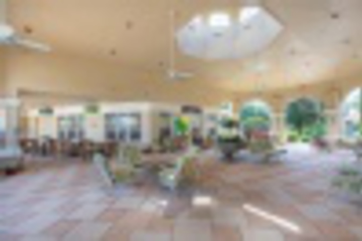 Hotel Exterior 4 of 96