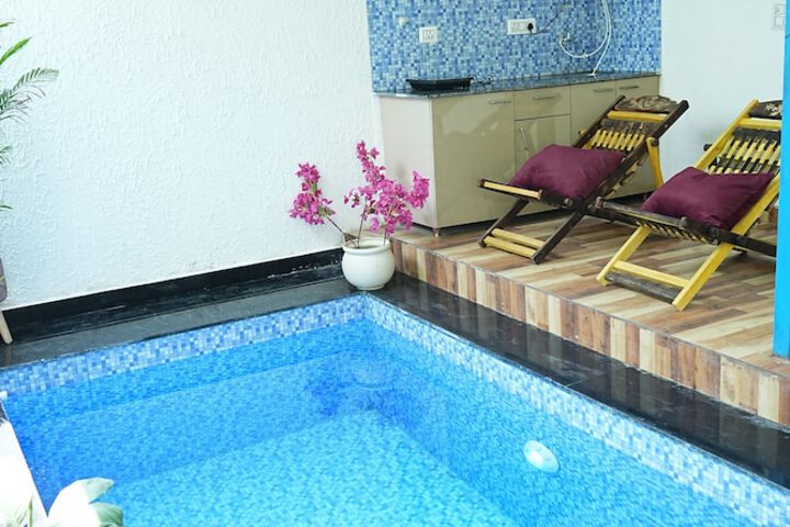 Pool 58 of 102
