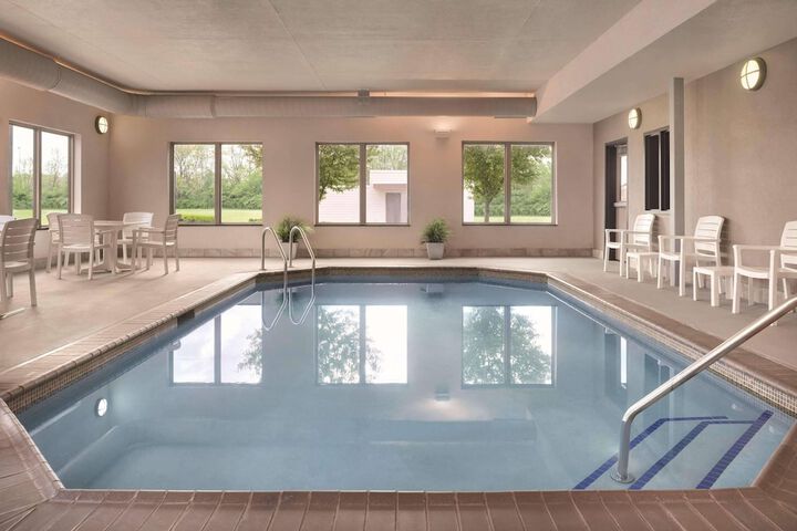 Hotel with Pool
