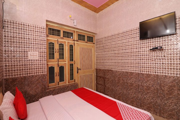 Room 15 of 28