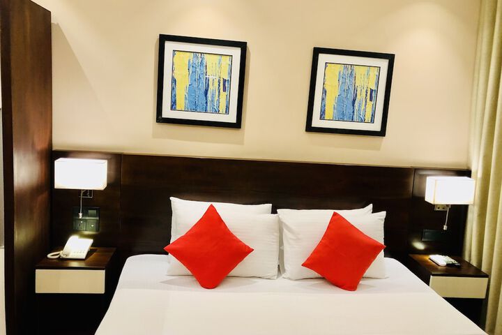 Room 14 of 66