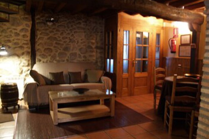 Room 11 of 27