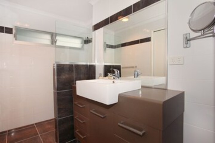 Room 4 of 22