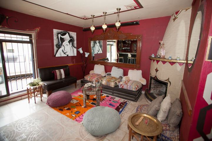 Lounge 60 of 87