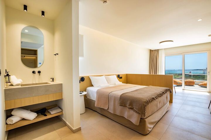 Room 12 of 43