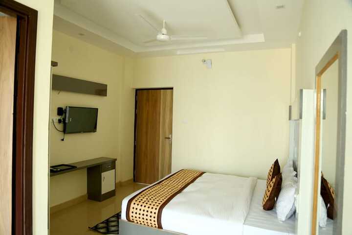 Room 5 of 30