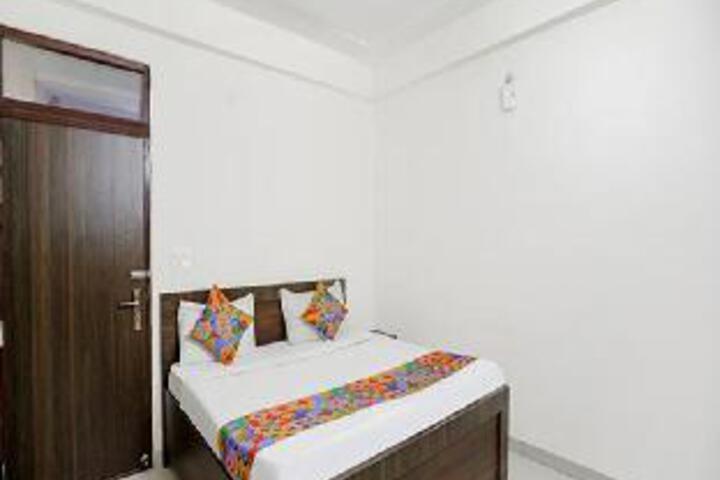 Room 14 of 24