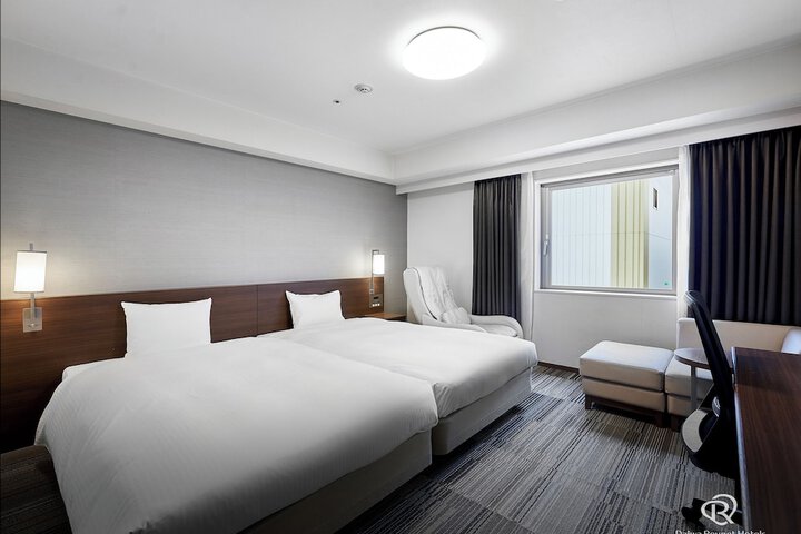 Room 16 of 77