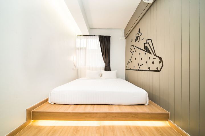 Room 18 of 96