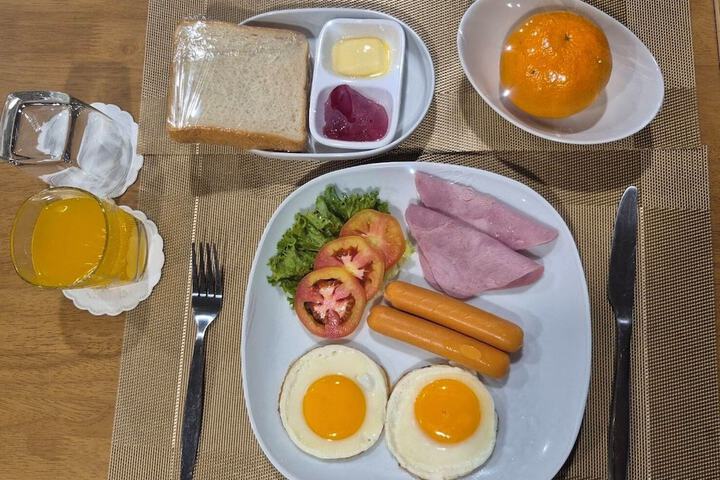 Breakfast/Coffee Service 40 of 55