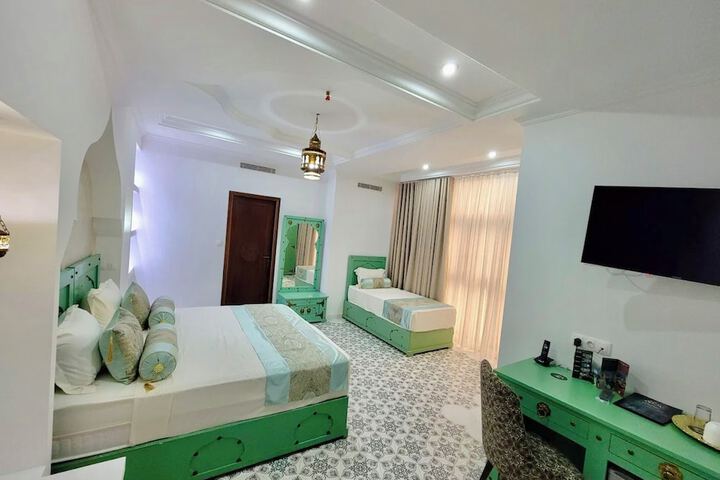 Room 5 of 48