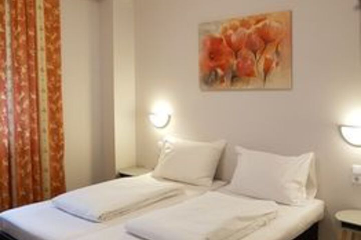 Room 8 of 20