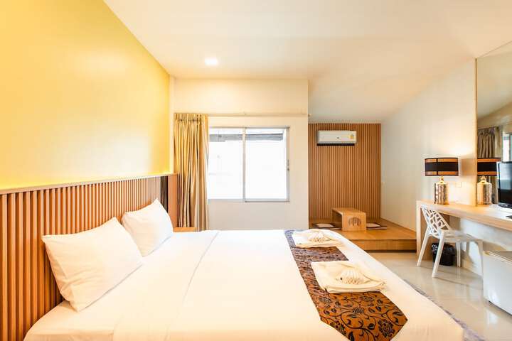 Room 2 of 44