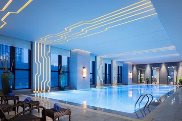 Hotel with Pool