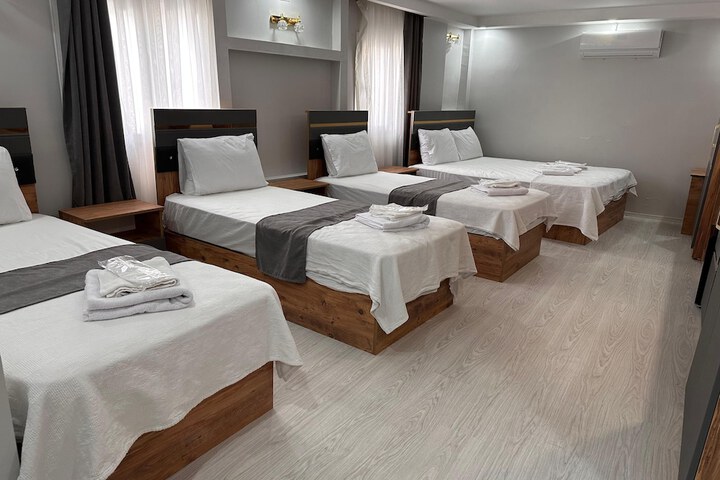 Room 2 of 21