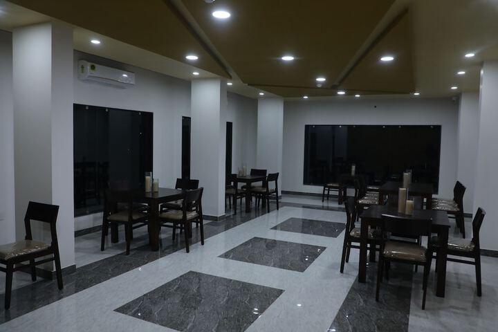 Ballroom/Hall 47 of 58
