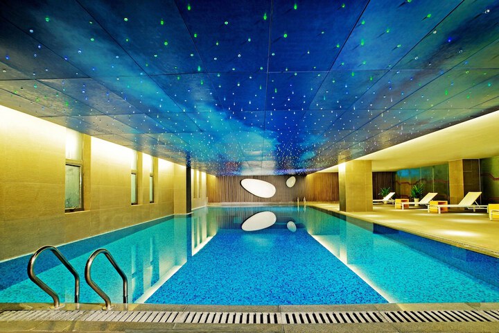 Pool Hotel