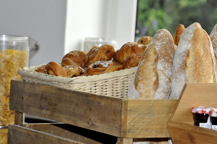 Breakfast/Coffee Service 12 of 18