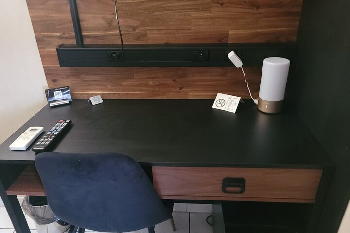 Room 45 of 143