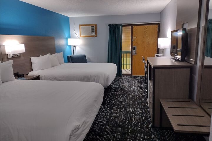 2 Queen Beds (5 of 28)