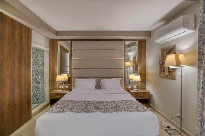 Room 32 of 93
