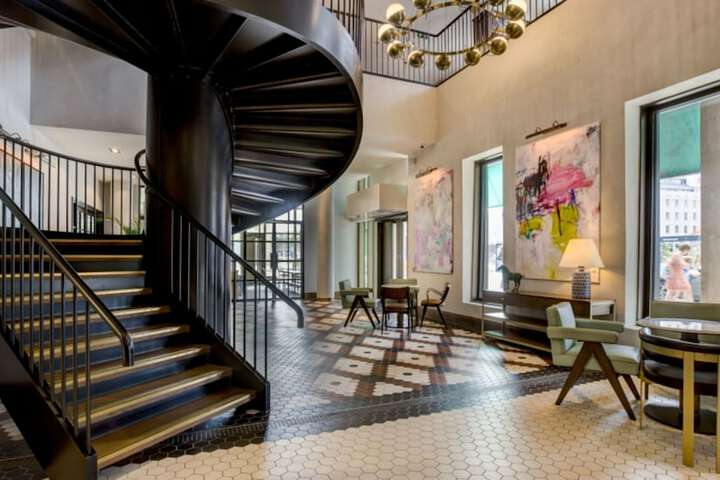 Guest Lobby