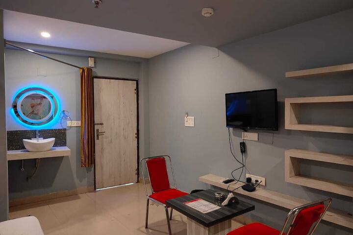 Room 8 of 21
