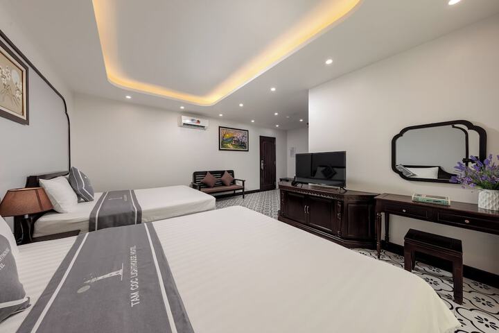 Room 11 of 24