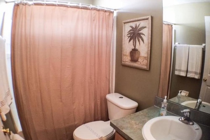 Room 12 of 16