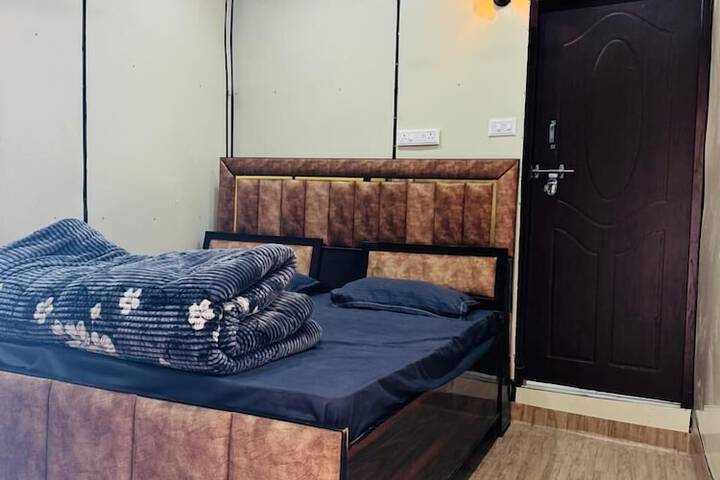 Room 7 of 26