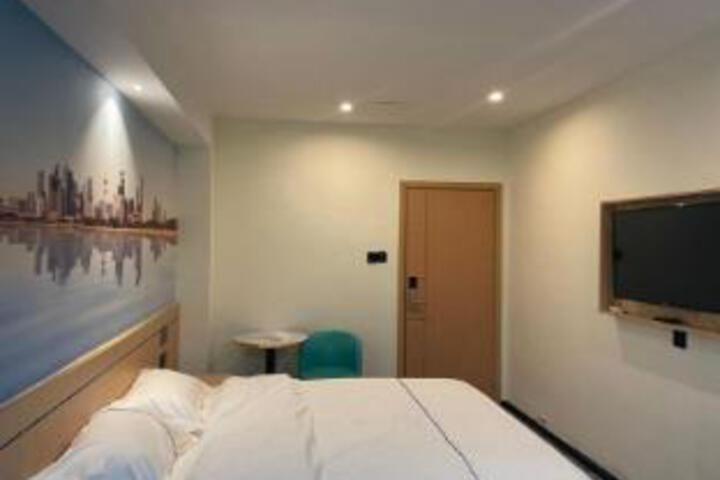 Room 10 of 10