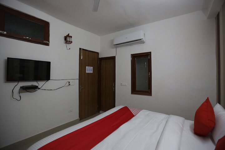 Room 12 of 15