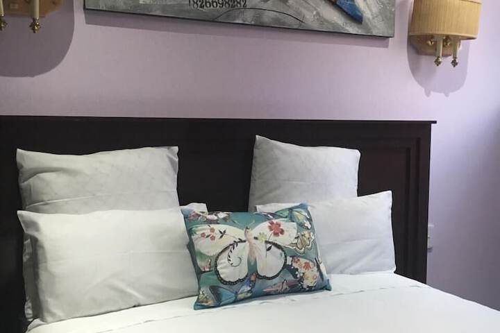 Room 12 of 18