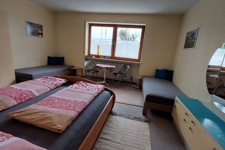 Room 4 of 61