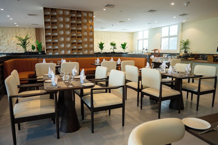 Dining 60 of 82
