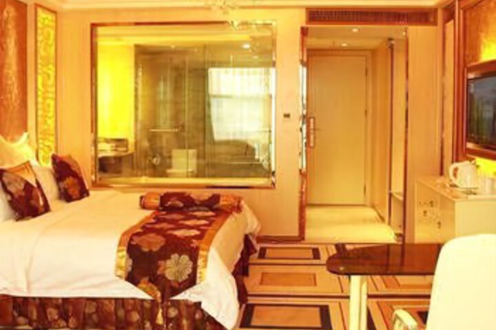 Room 4 of 7