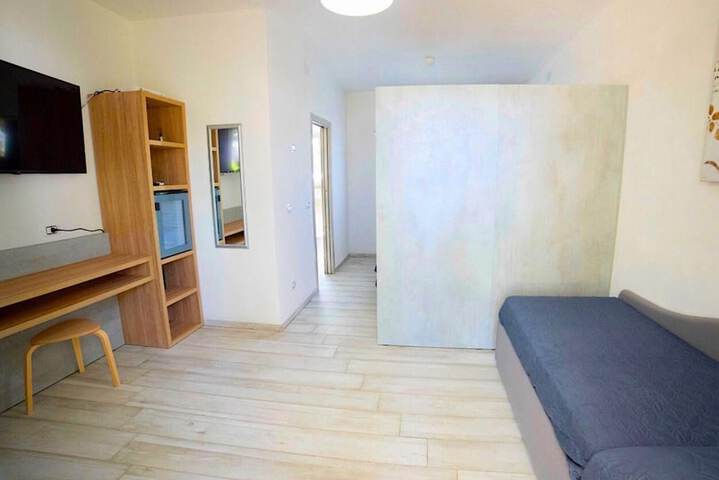 Room 7 of 19