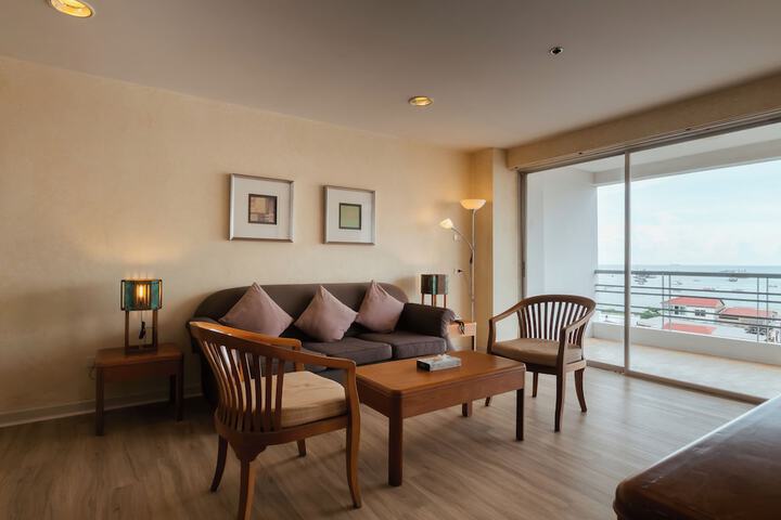 Room 32 of 73