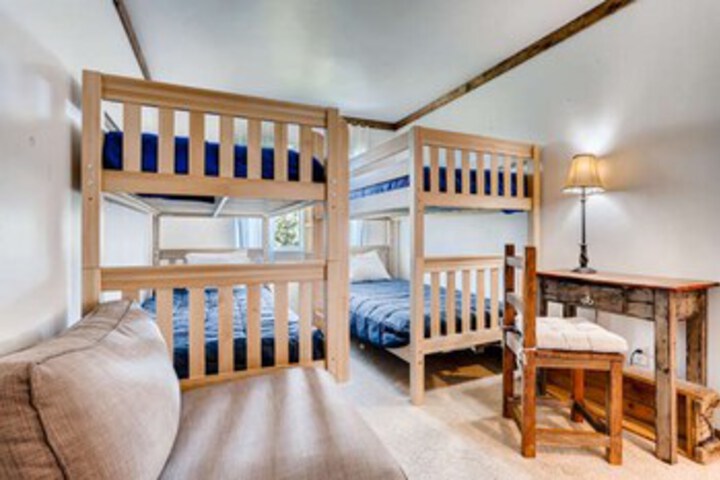 Room 27 of 29