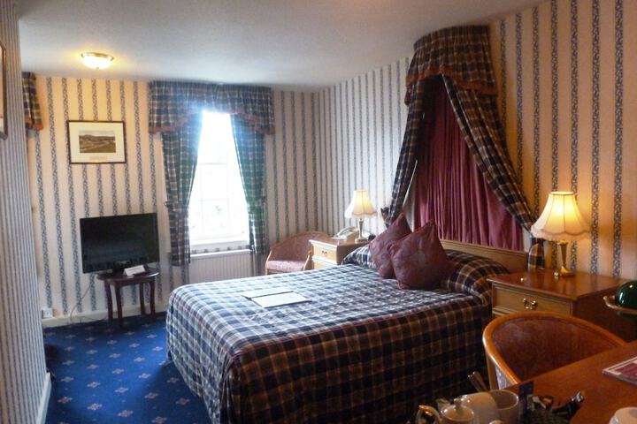Room 18 of 53