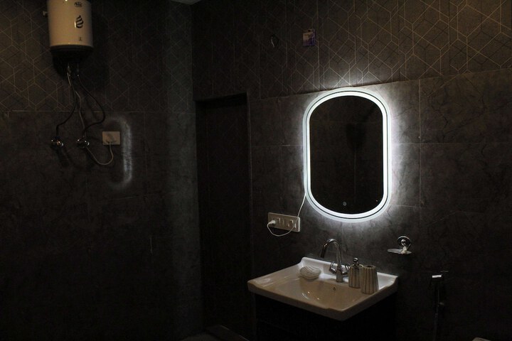 Room 34 of 67