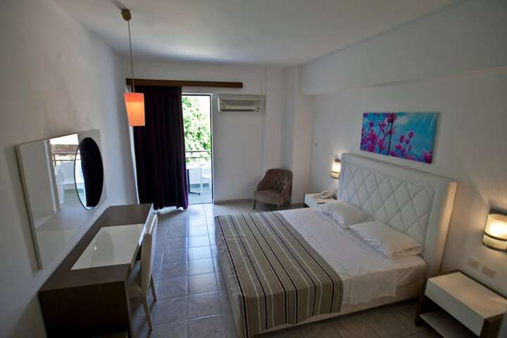 Room 7 of 45