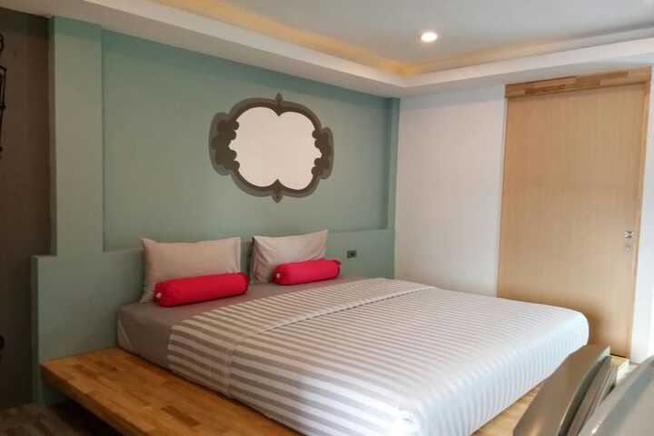 Room 3 of 33