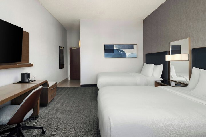 Room 3 of 20